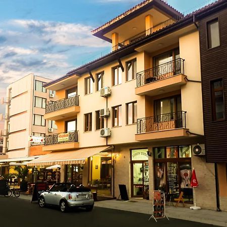Family Hotel Helios Slăntjev Brjag Exteriör bild